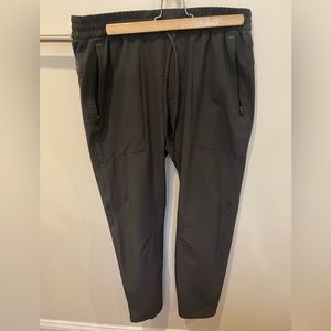 Lululemon License to Train Pant size L